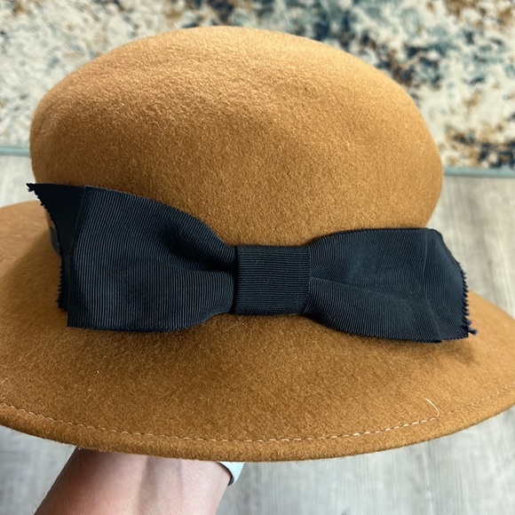 Beautiful Hat - Picture 2 of 9